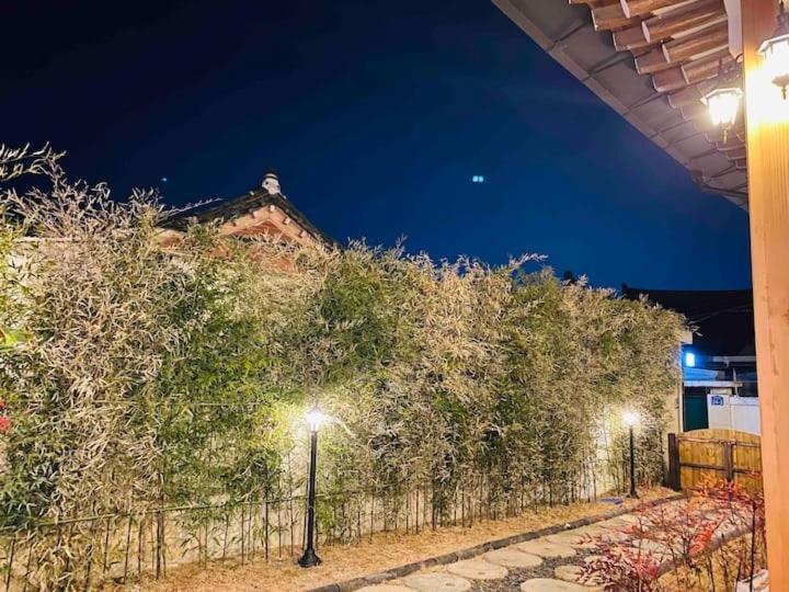 Adam Guesthouse Gyeongju Exterior photo